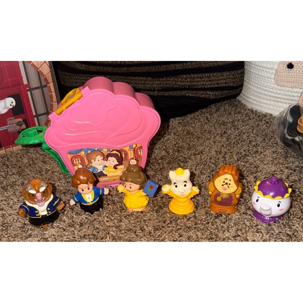 Fisher-Price Little People Disney Princess Belle's Fold 'n Go Rose + Friends